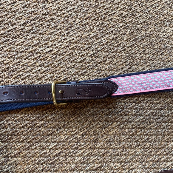 Vineyard Vines Other - Vineyard Vines belt whale good condition Size 28